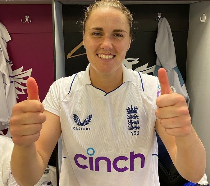 Nat Sciver-Brunt Wiki, Height, Age, Husband, Family, Biography & More