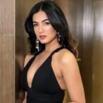 Sonal Chauhan Wiki, Height, Age, Boyfriend, Family, Biography & More