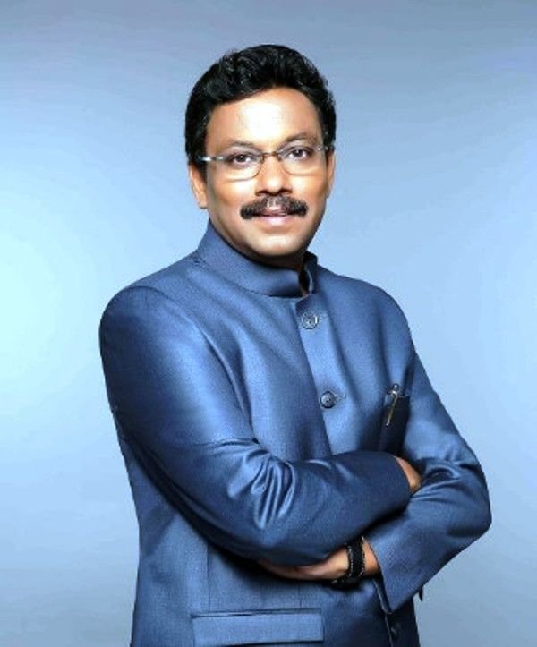 Vinod Tawde Wiki, Age, Caste, Wife, Children, Family, Biography & More